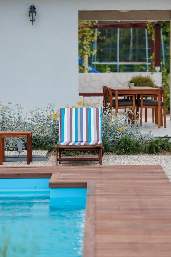 Holiday home Ena With Pool & Jacuzzi *